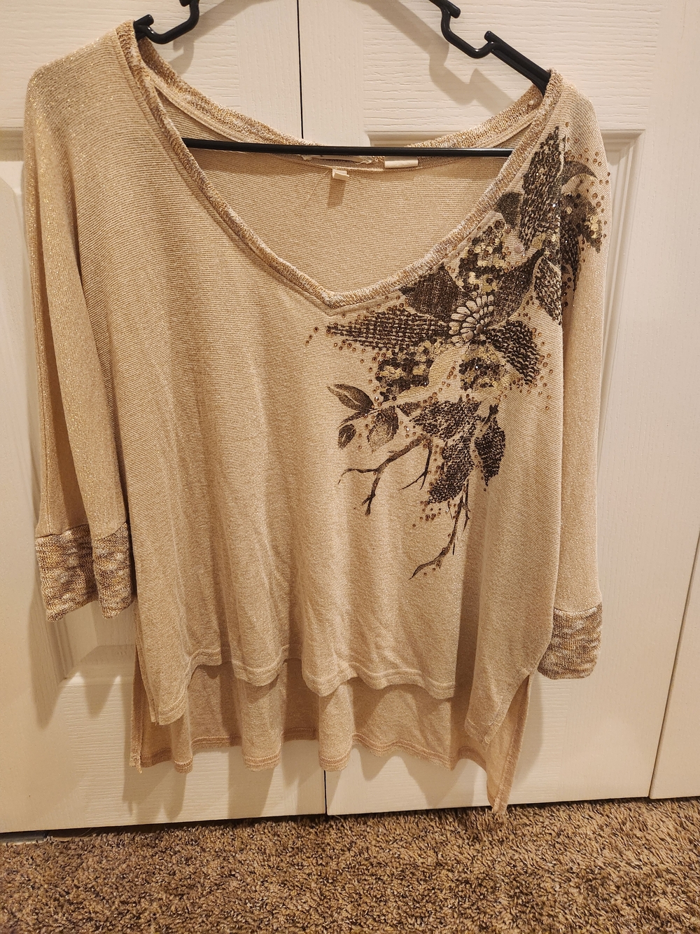 MissMe Women's Beige Floral V-Neck Lightweight Top